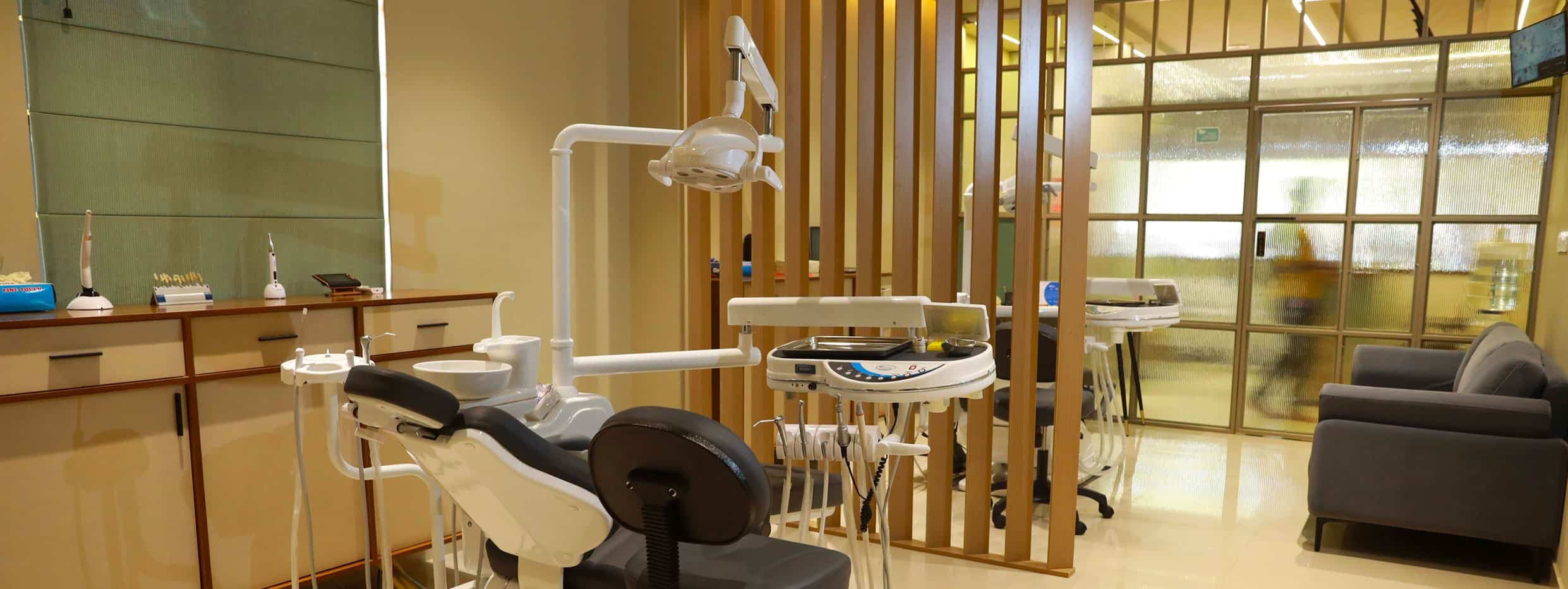 max-dental-studio-best-dental-clicnic-areekode